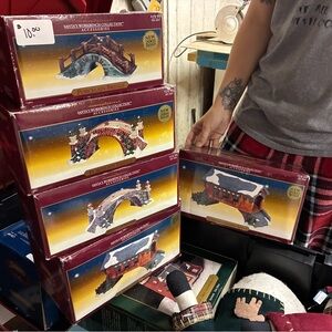 Porcelain Bridge Set - Festive Red and White